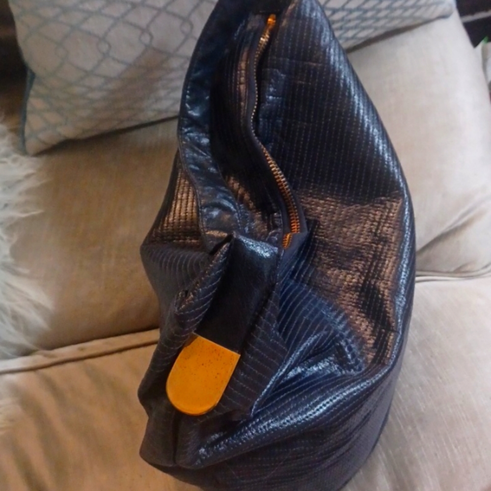 REVA NAVY VINTAGE PERFORATED LEATHER SLOUCH SHOULDER BAG - Picture 6 of 10